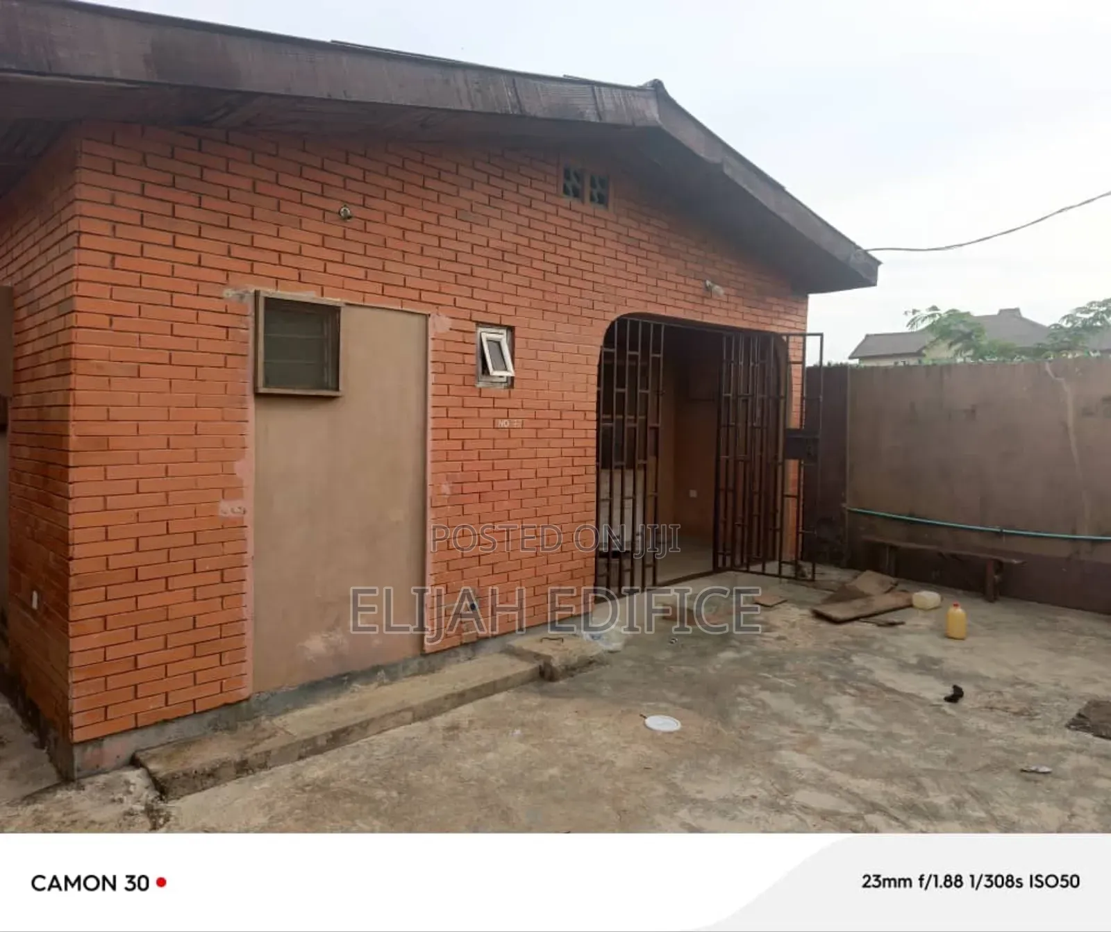 3bdrm Bungalow in Toll Gate, Ifako-Ijaiye for sale in Ifako-Ijaiye