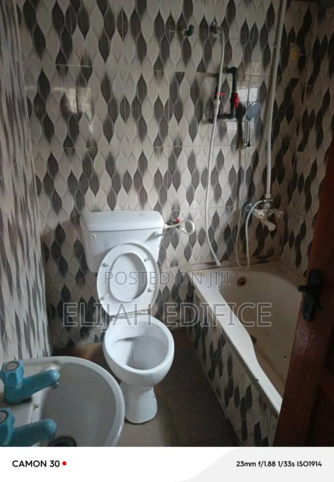 3bdrm Bungalow in Toll Gate, Ifako-Ijaiye for sale in Ifako-Ijaiye