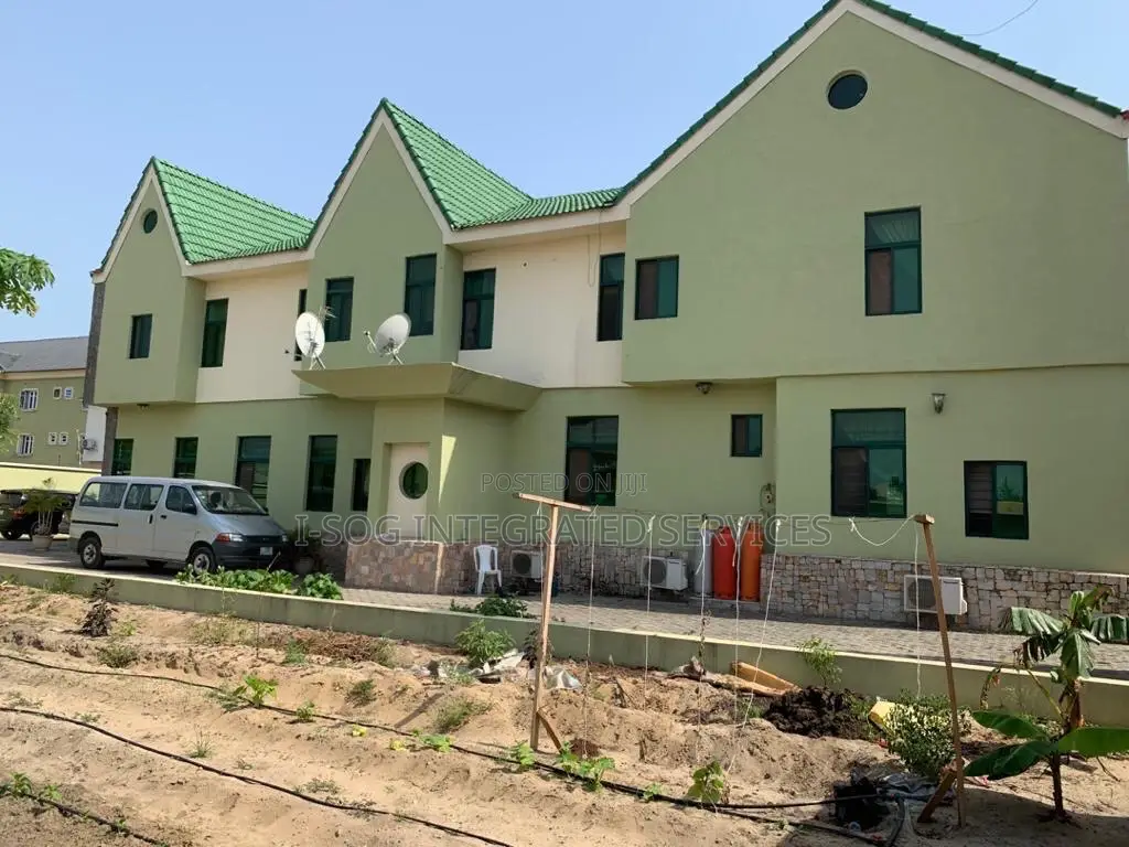 5bdrm Duplex in Ajah for sale in Ajah
