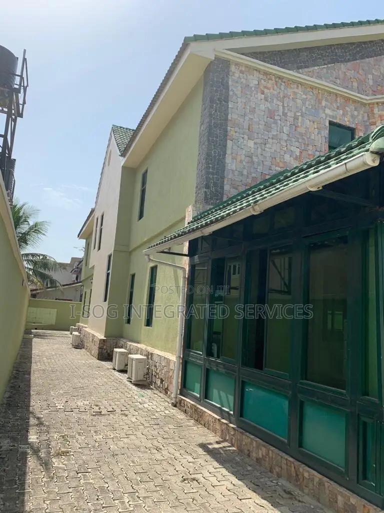 5bdrm Duplex in Ajah for sale in Ajah