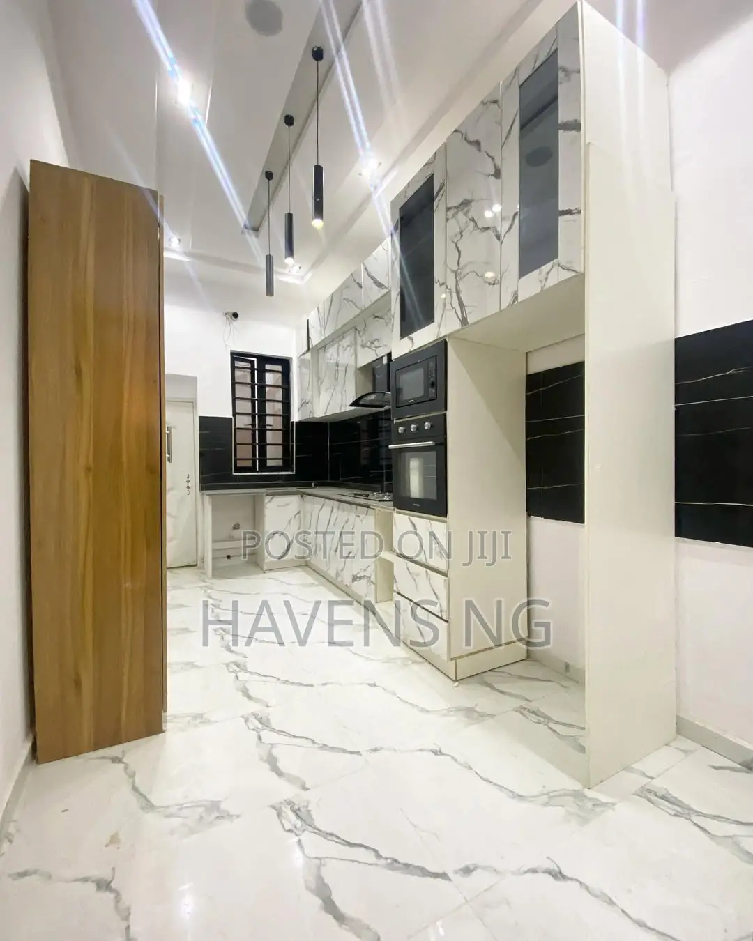 5bdrm Duplex in Lekki Phase 2 for sale in Lekki Phase 2