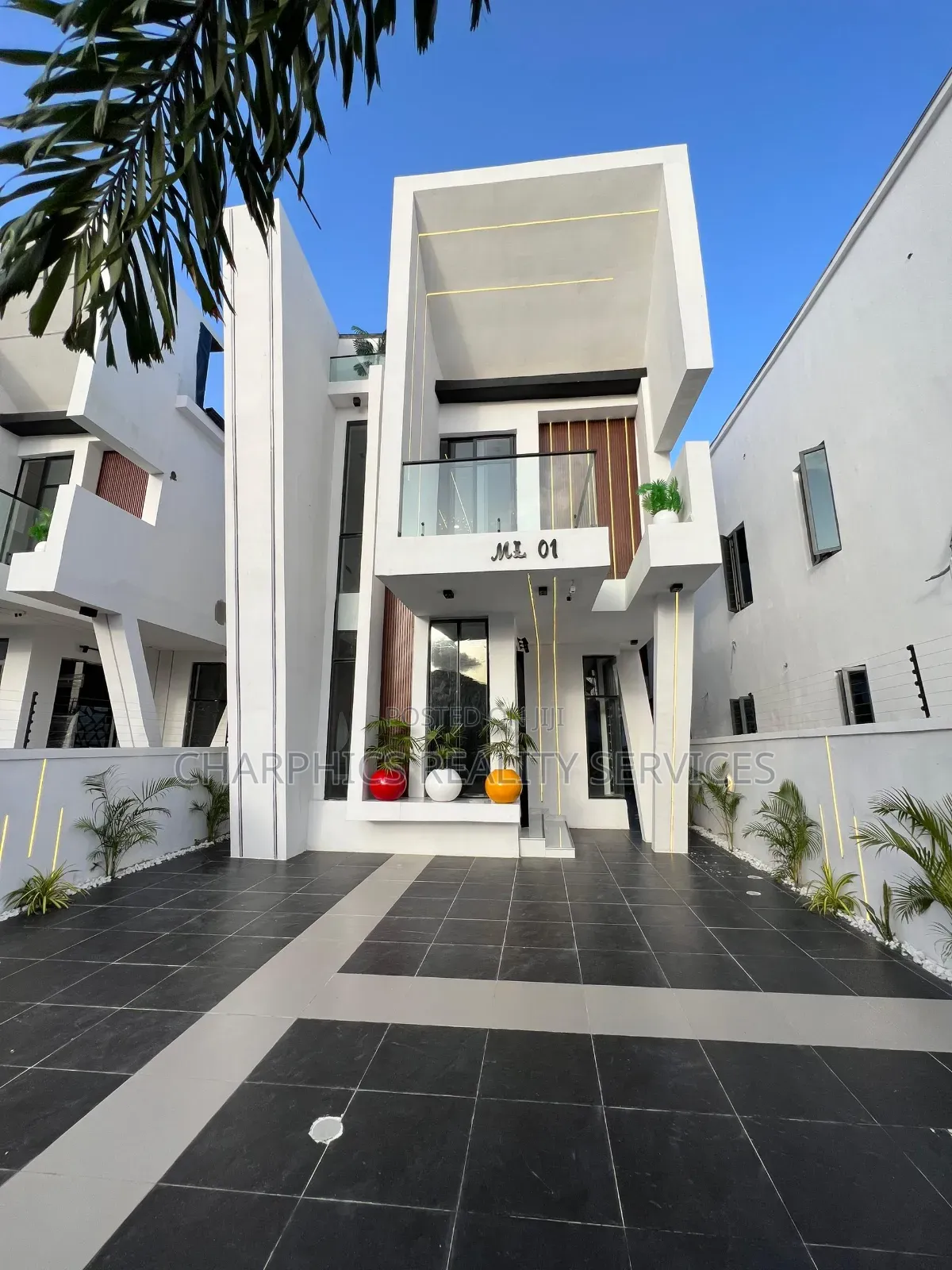5bdrm Duplex in Ikota for sale in Ikota