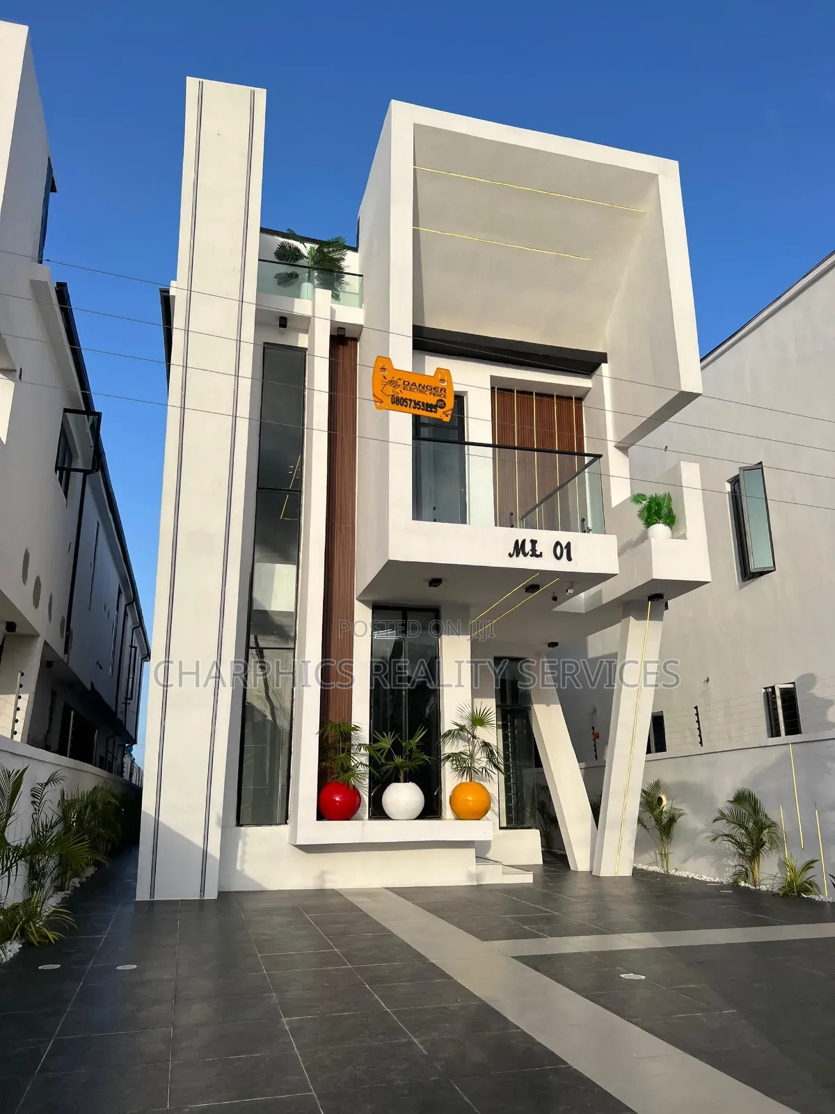 5bdrm Duplex in Ikota for sale in Ikota
