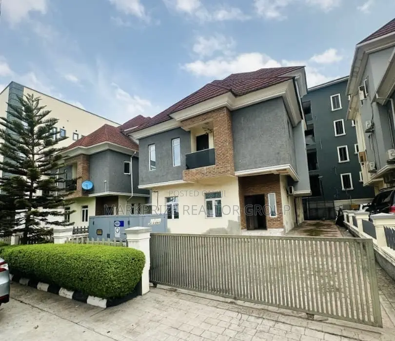 5bdrm Duplex in Ikeja Gra Lagos for sale in Ikeja GRA