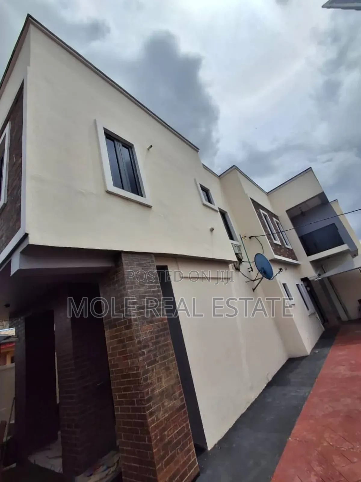 Furnished 5bdrm Duplex In Vgc For Sale in VGC / Ajah