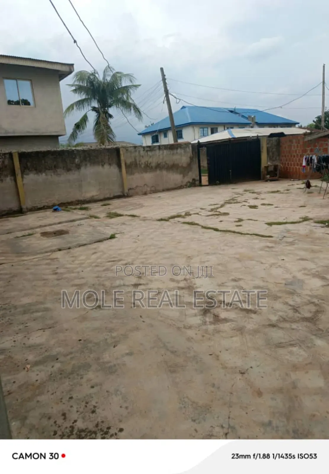 3 Plots Together With Building Ponle Bustop Alimosho in Egbeda / Egbeda