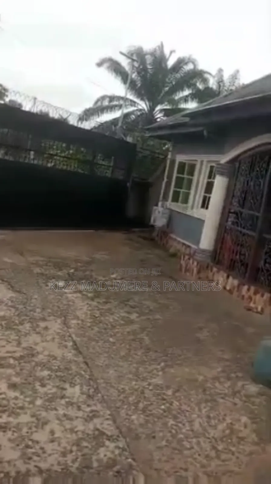 3bdrm Bungalow in Abak Rd By Pepsi Uyo for sale in Uyo