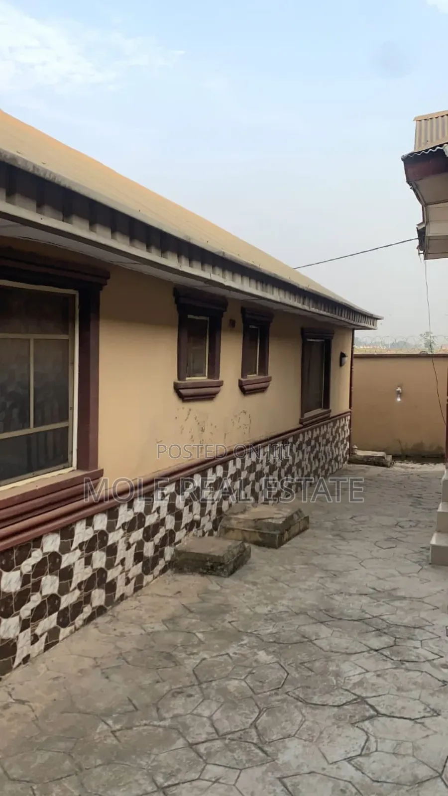 5bdrm Bungalow in Olowotedo Bustop, Obafemi-Owode for sale in Obafemi-Owode