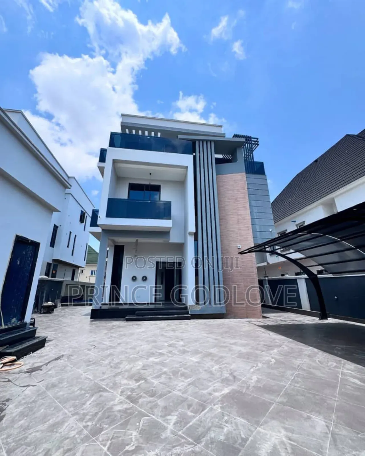 5bdrm Duplex in Apo Resettlement for sale in Apo Resettlement