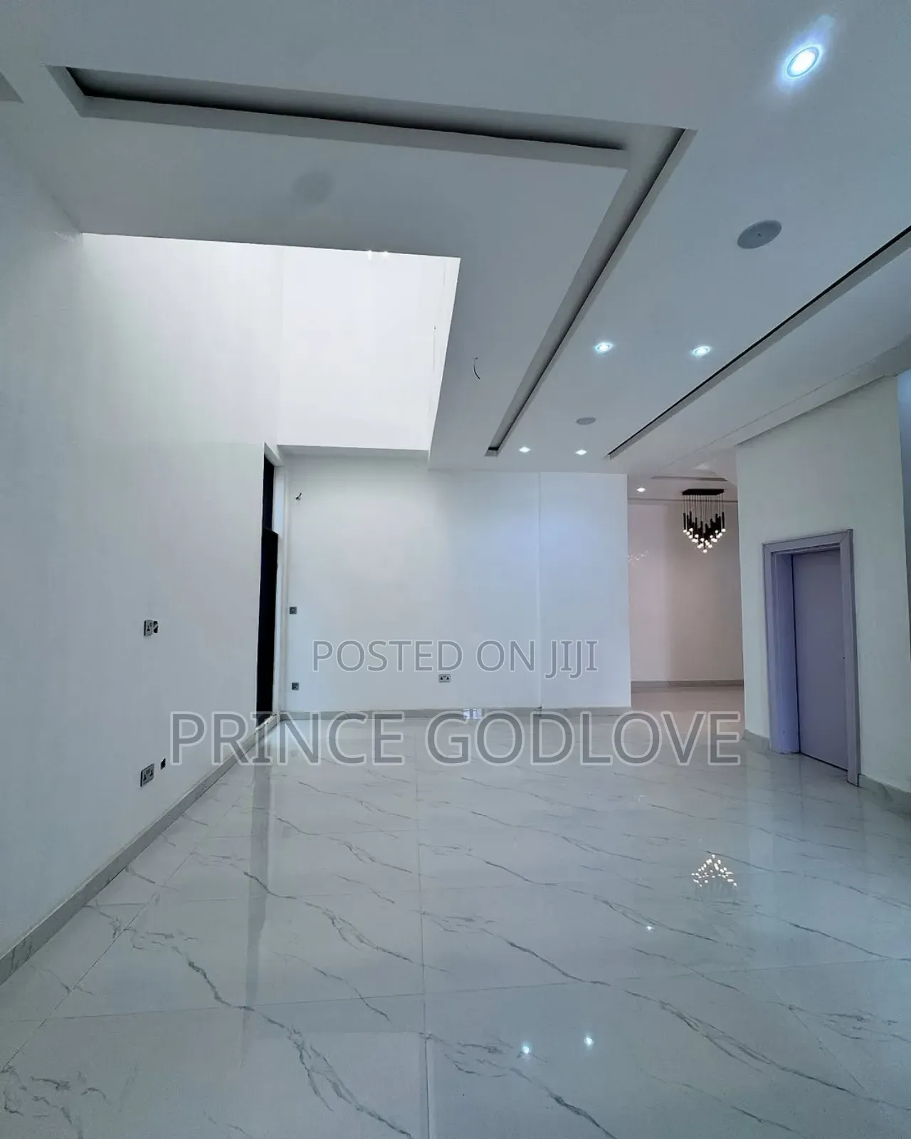 5bdrm Duplex in Apo Resettlement for sale in Apo Resettlement