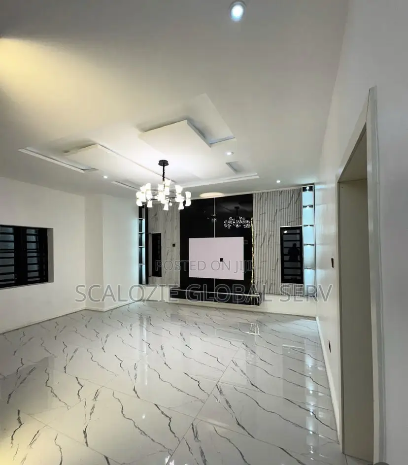 4bdrm Duplex in Eliozu for sale in Eliozu