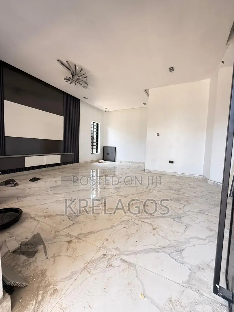 4bdrm Duplex in Ikota for sale in Ikota