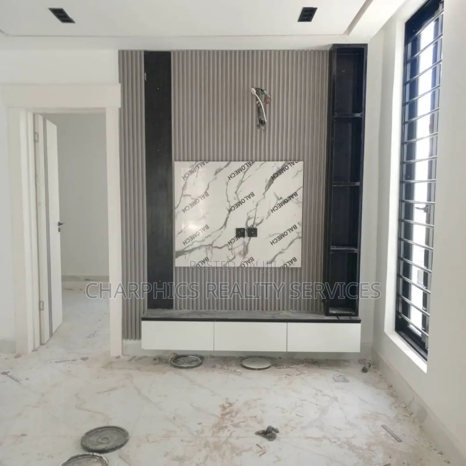 5bdrm Duplex in Chevron for sale in Chevron