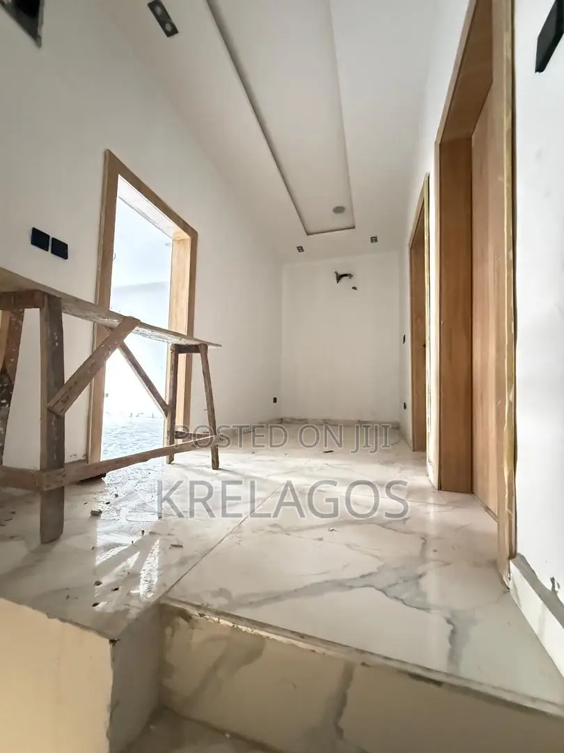 4bdrm Duplex in Ikota for sale in Ikota