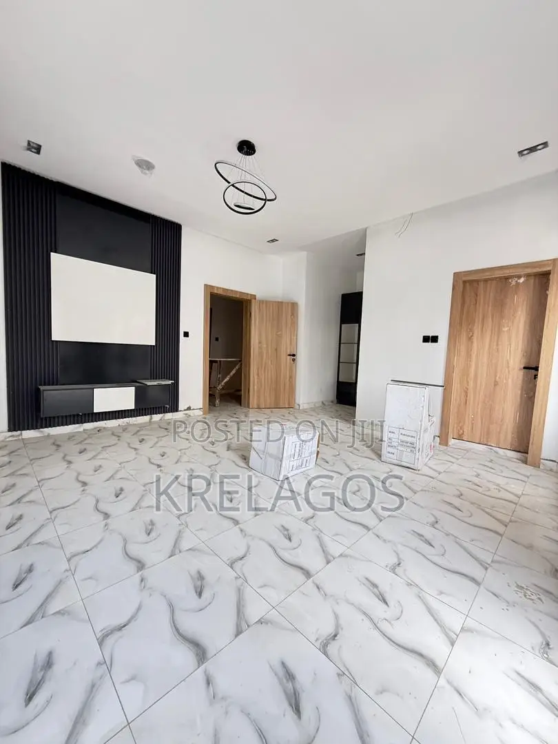 4bdrm Duplex in Ikota for sale in Ikota