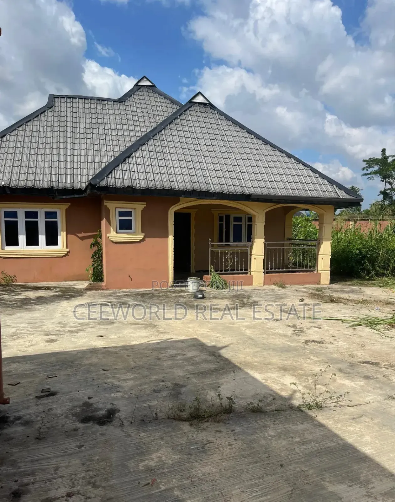 3bdrm Bungalow in Odo-Ona Kekere for sale in Odo Ona
