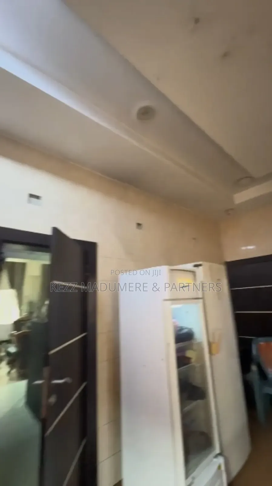 For Sale : Functional 27 Rooms Hotel in Port Harcourt in Elelenwo