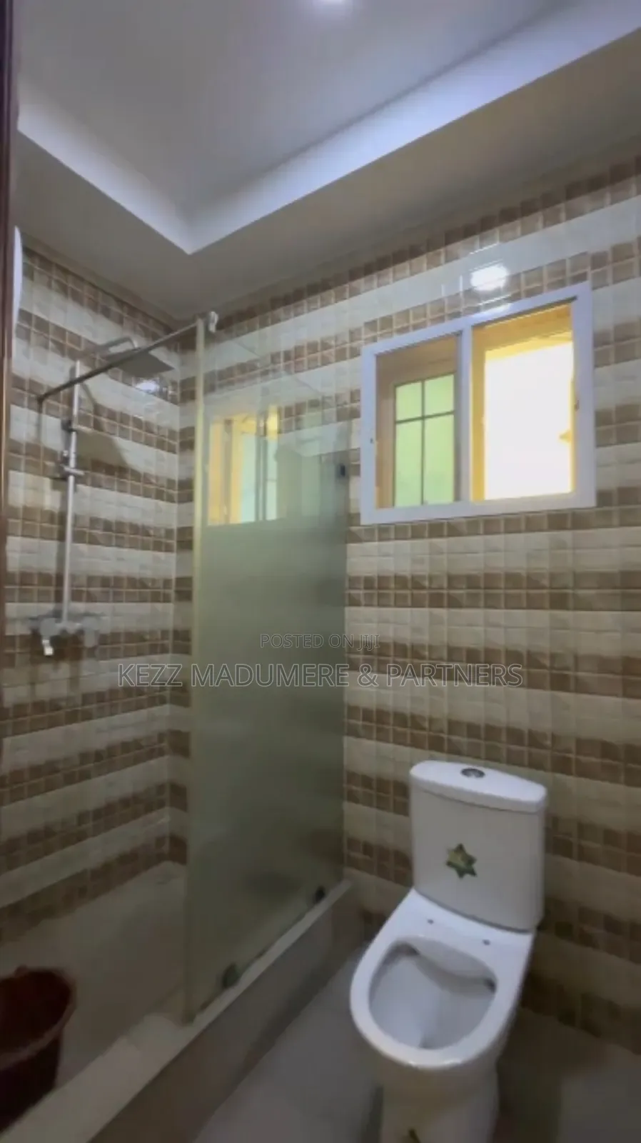 For Sale : Functional 27 Rooms Hotel in Port Harcourt in Elelenwo