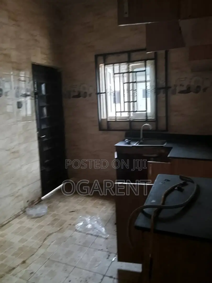 3bdrm Apartment in Sapele Rd, Benin City for rent in Benin City