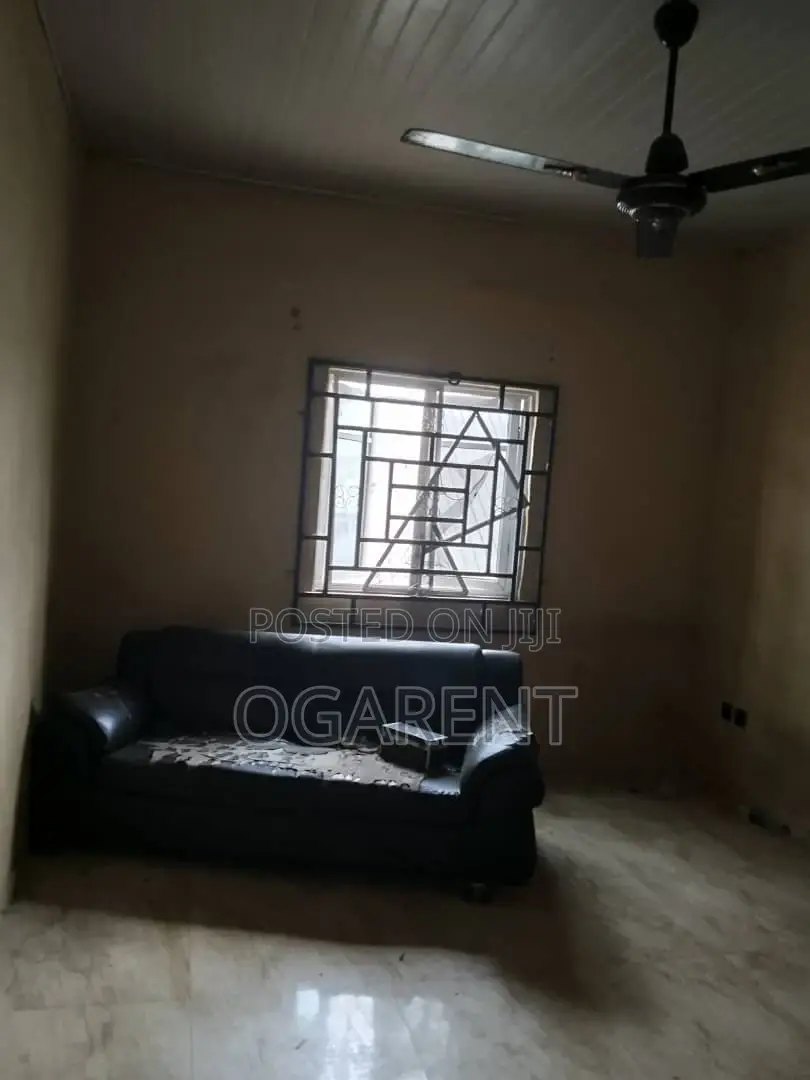 3bdrm Apartment in Sapele Rd, Benin City for rent in Benin City