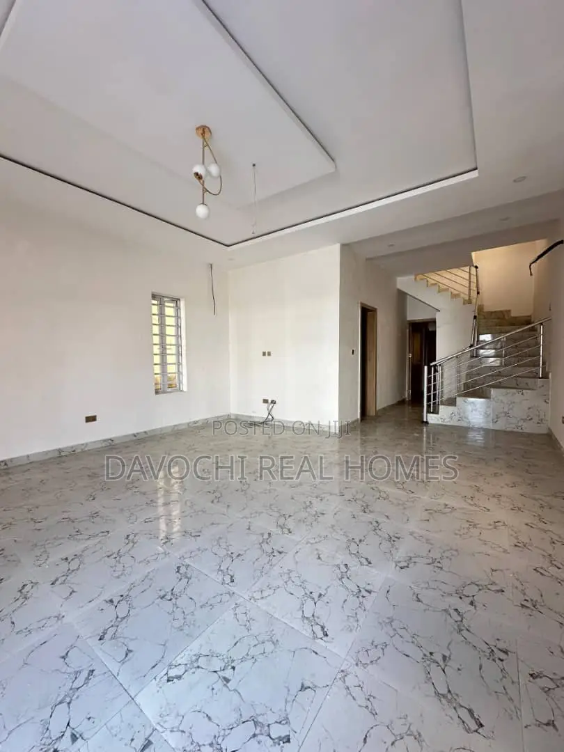 4bdrm Duplex in Ikota for rent in Ikota
