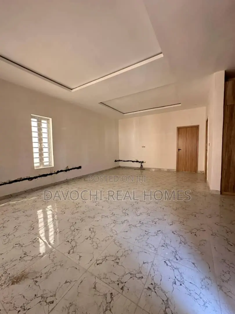 4bdrm Duplex in Ikota for rent in Ikota