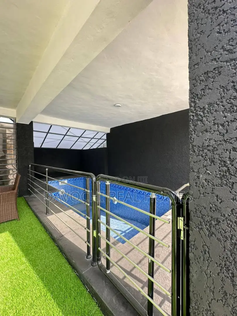 4bdrm Duplex in Ikota for rent in Ikota