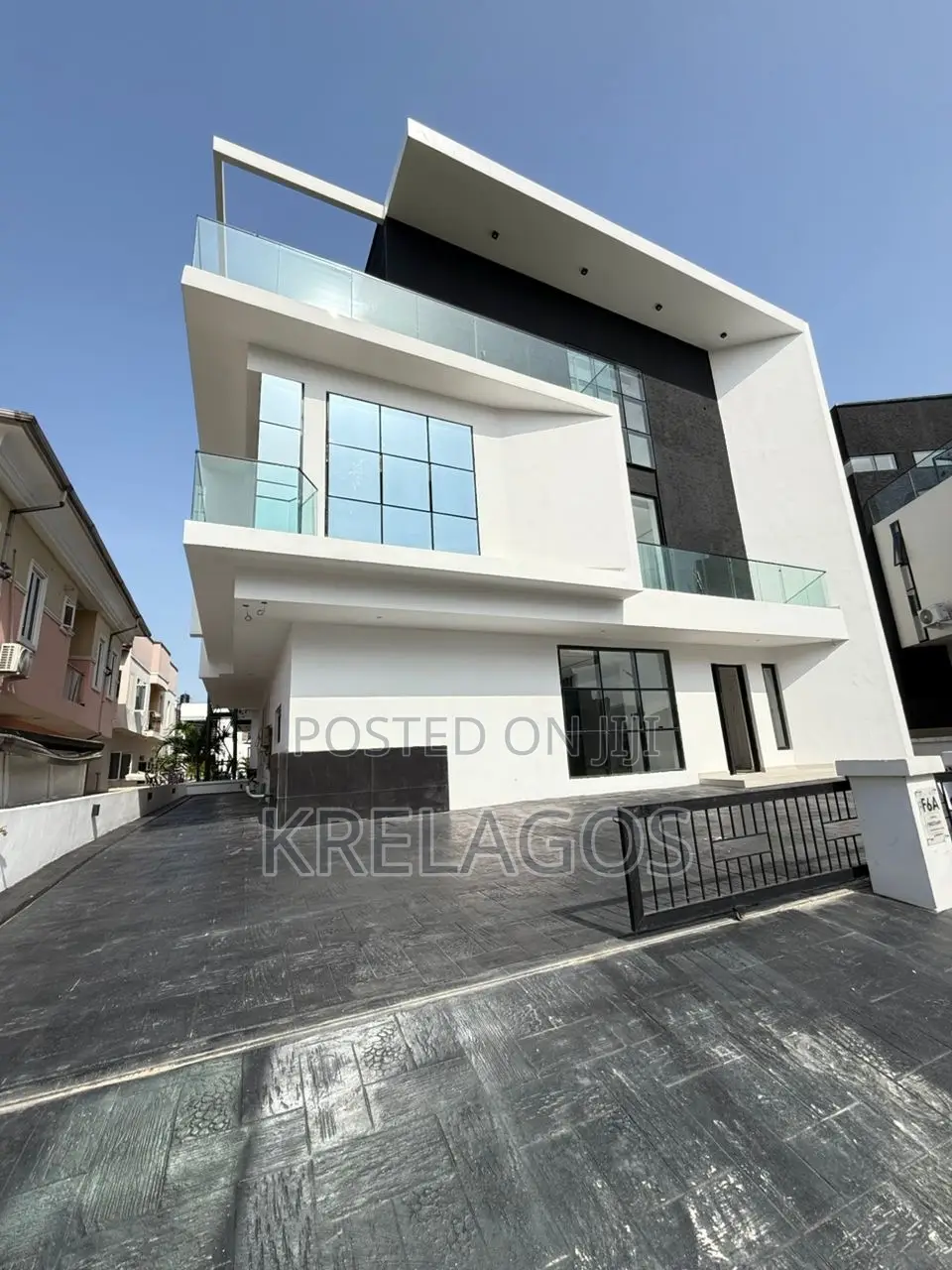 5bdrm Duplex in Orchid, Chevron for sale in Chevron