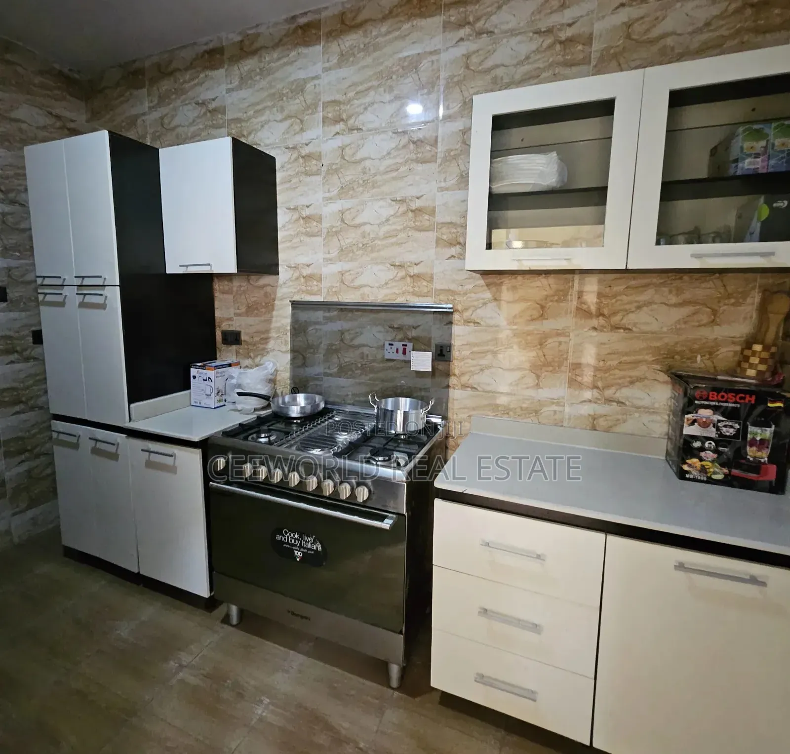 Furnished 3bdrm Apartment in Kolapo Ishola Gra, Akobo for rent in Akobo