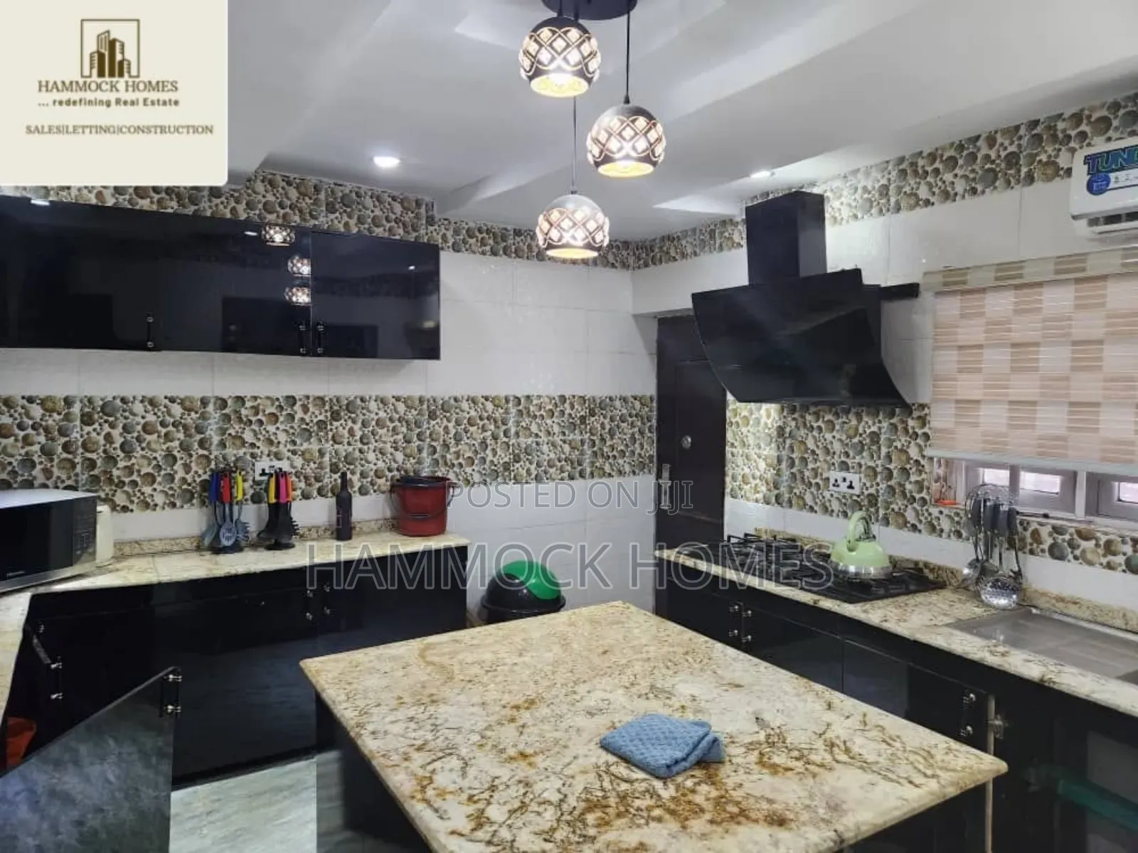 Furnished 3bdrm Bungalow in Adeniran Estate, Jericho for sale in Jericho