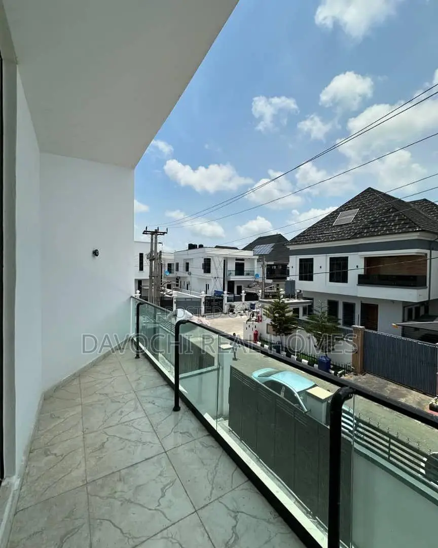 4bdrm Duplex in Chevron for rent in Chevron