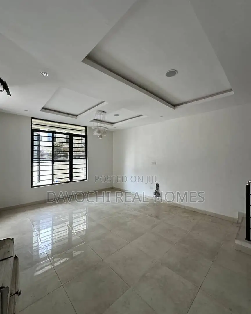 4bdrm Duplex in Chevron for rent in Chevron
