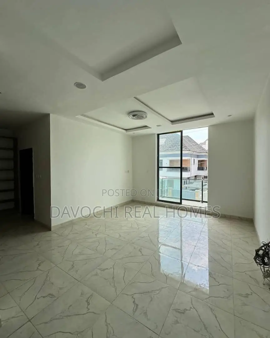 4bdrm Duplex in Chevron for rent in Chevron
