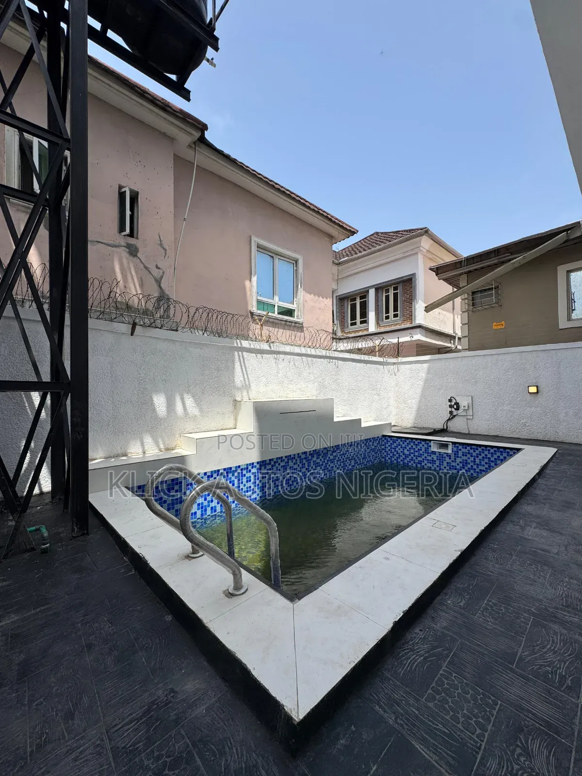 Furnished 5bdrm Duplex in Amen, Idado for sale in Idado