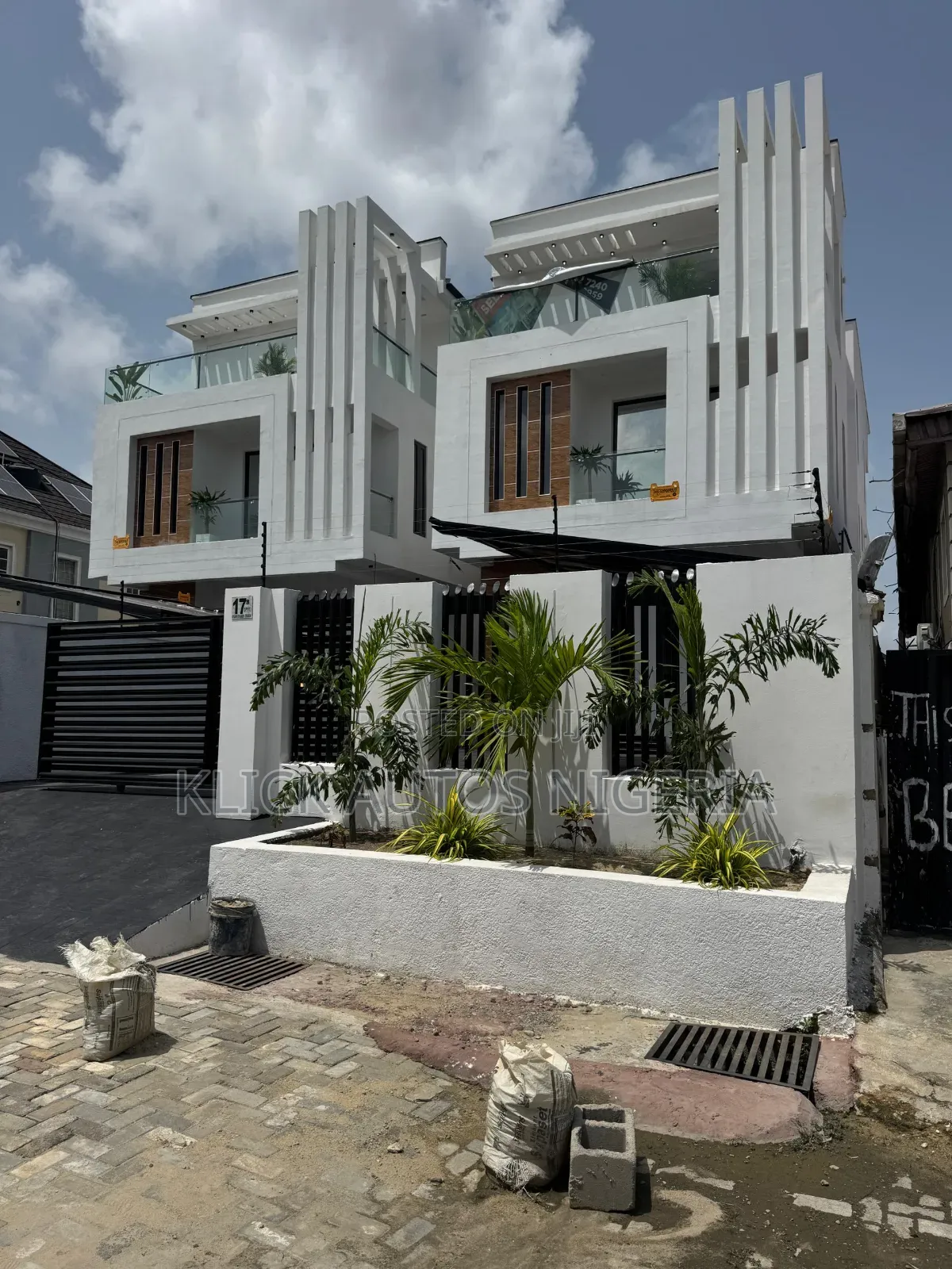 Furnished 5bdrm Duplex in Amen, Idado for sale in Idado