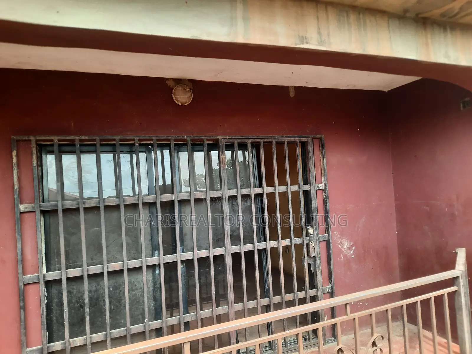 3bdrm Block of Flats in Ogo Oluwa, Alakia for sale in Alakia
