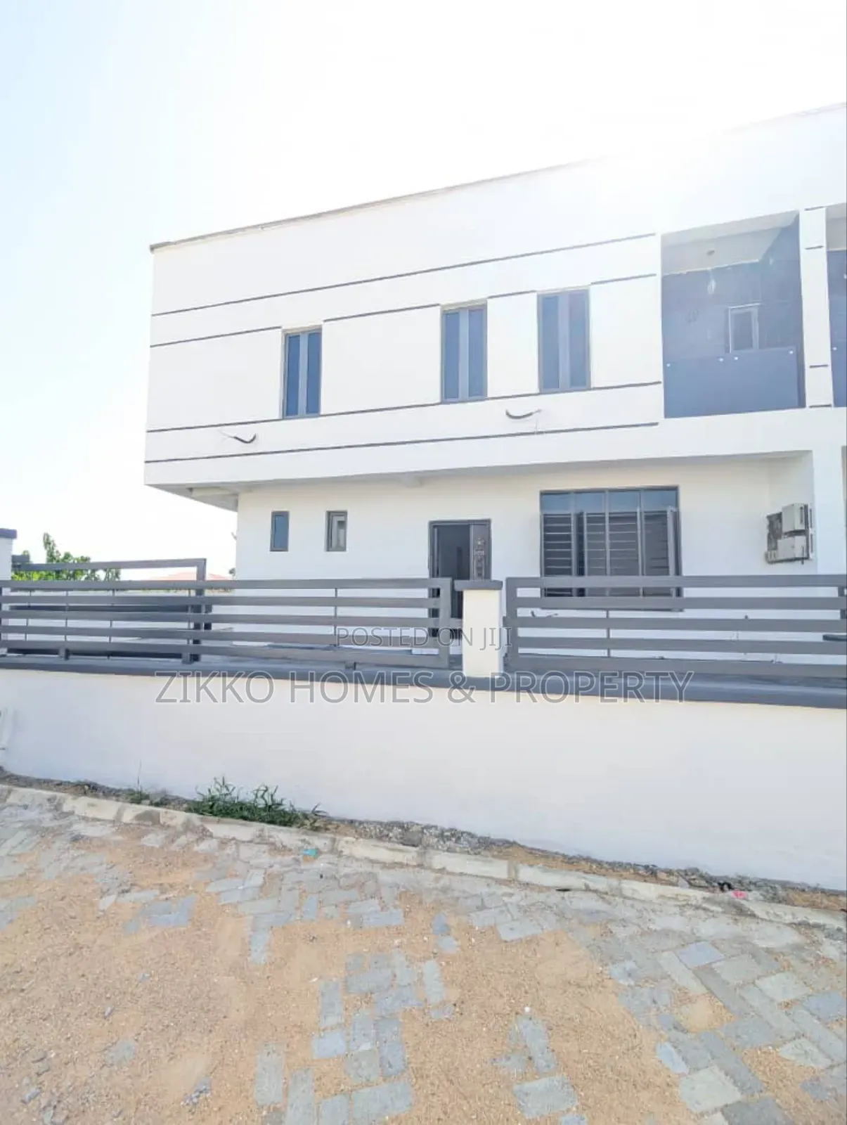 4bdrm Duplex in Orchid Road, Lekki for sale in Lekki