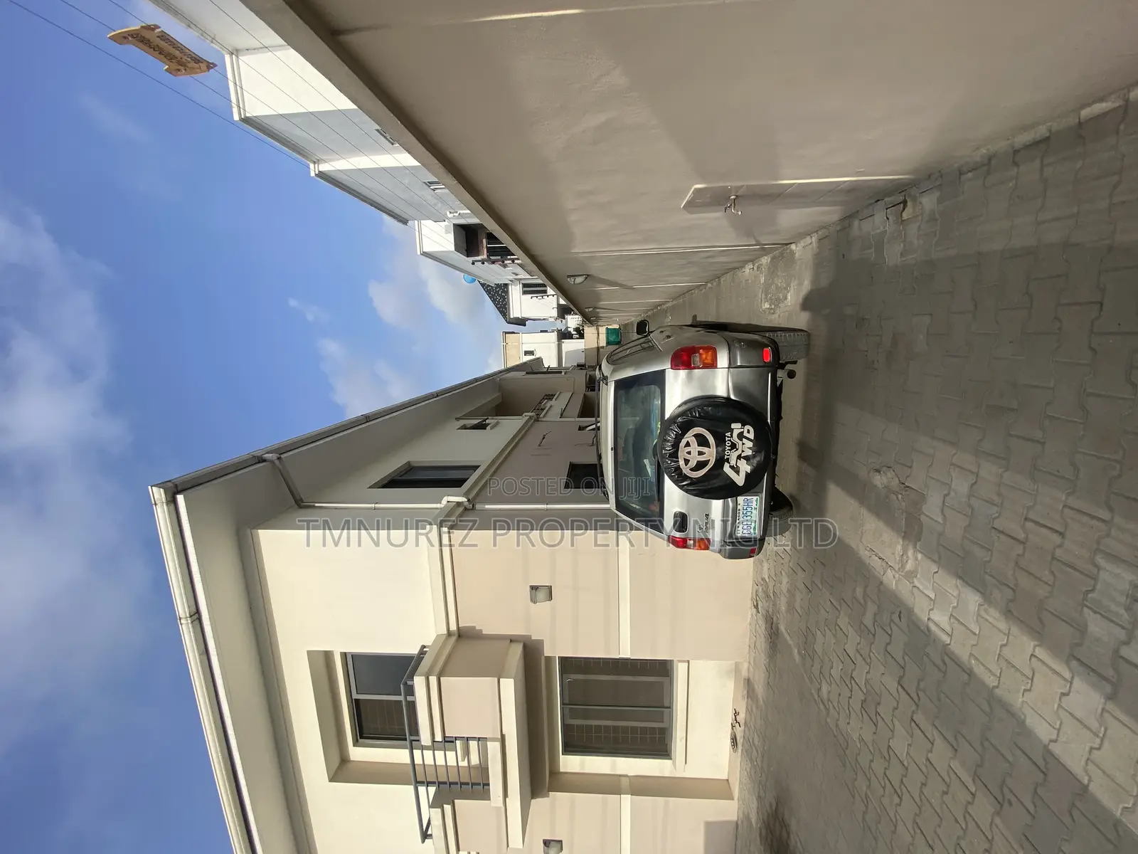 3bdrm Apartment in Osapa London, Lekki for rent in Lekki