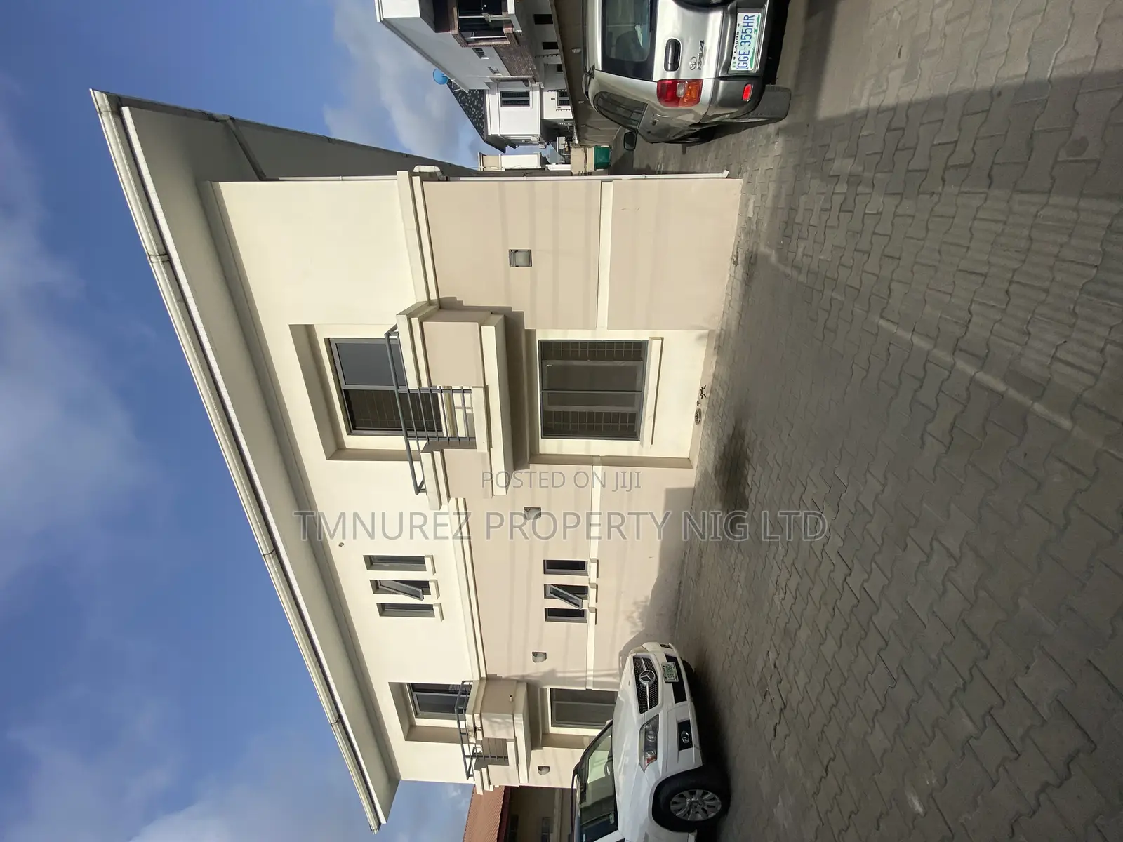 3bdrm Apartment in Osapa London, Lekki for rent in Lekki