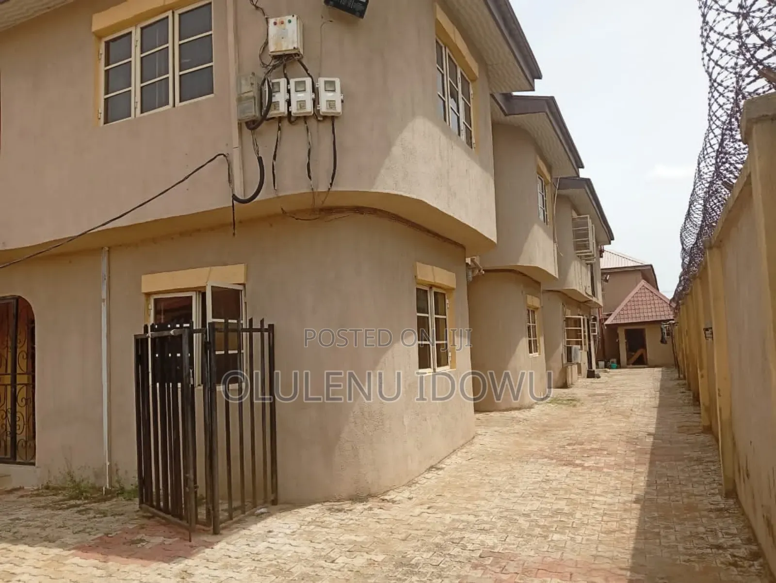 Furnished 3bdrm Block of Flats in Alimosho for sale in Alimosho