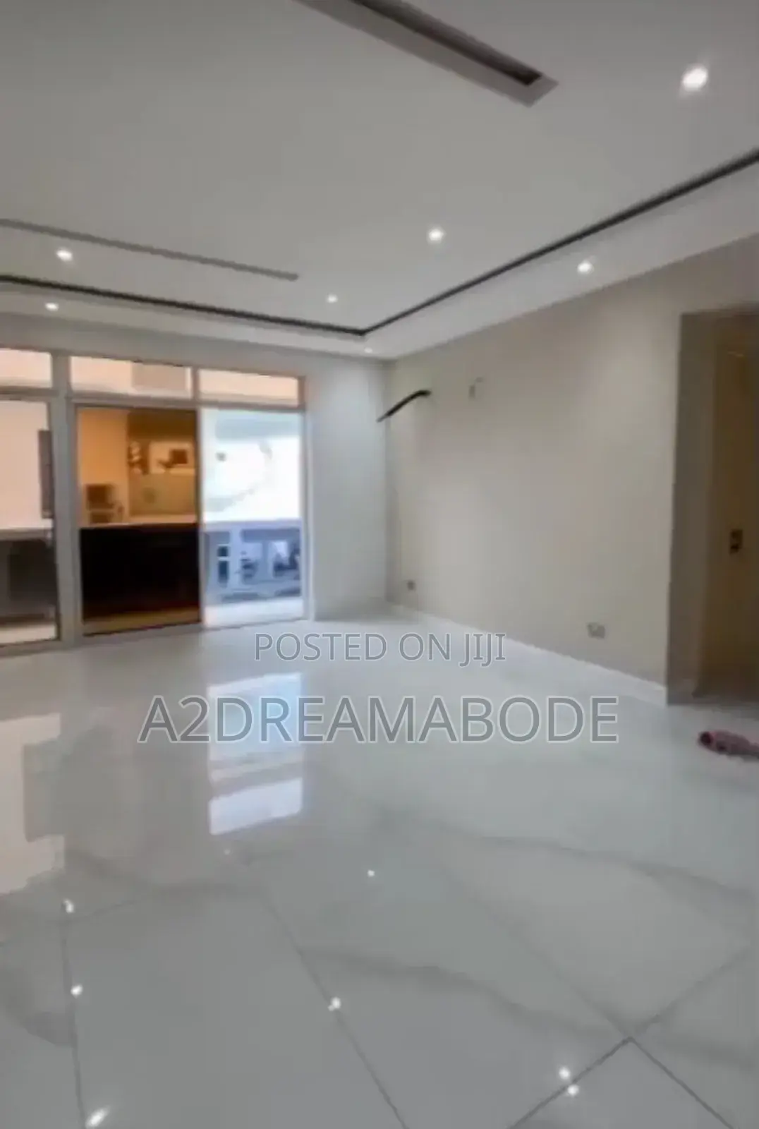4bdrm Apartment in Onikoyi for rent in Ikoyi