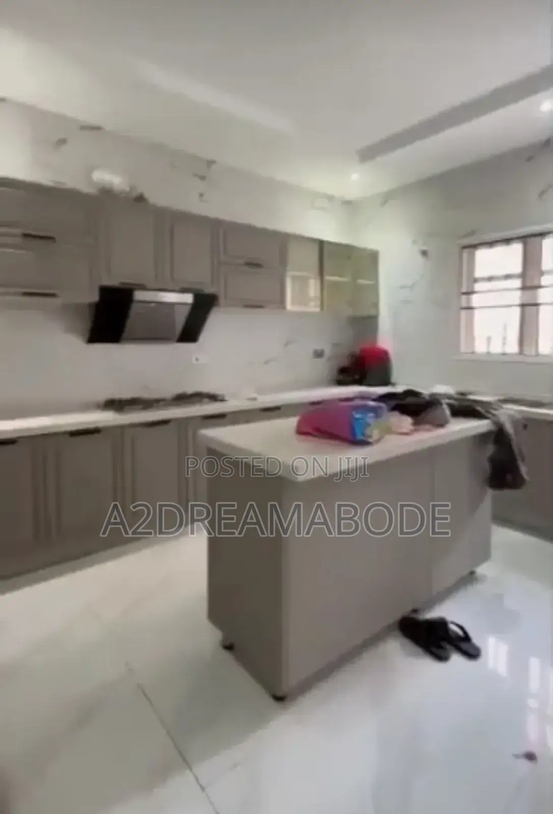 4bdrm Apartment in Onikoyi for rent in Ikoyi