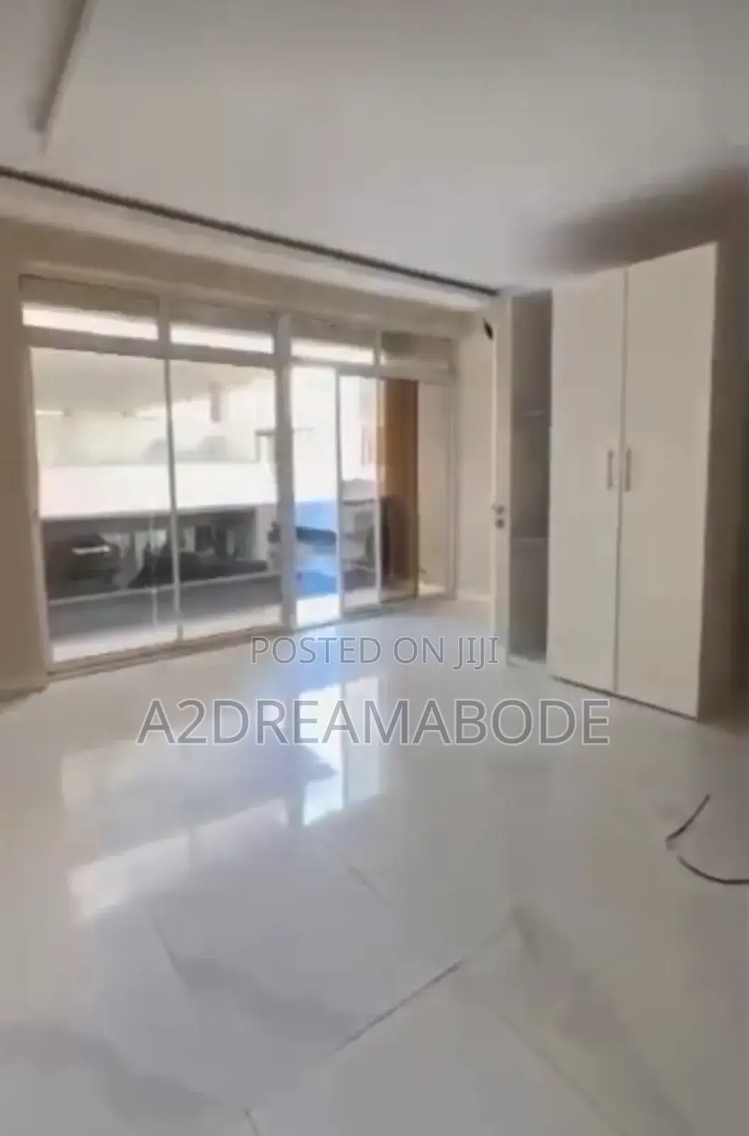 4bdrm Apartment in Onikoyi for rent in Ikoyi