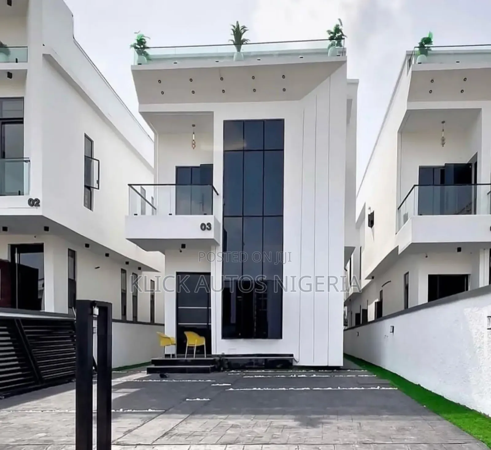 Furnished 5bdrm Duplex in Chevron for sale in Chevron