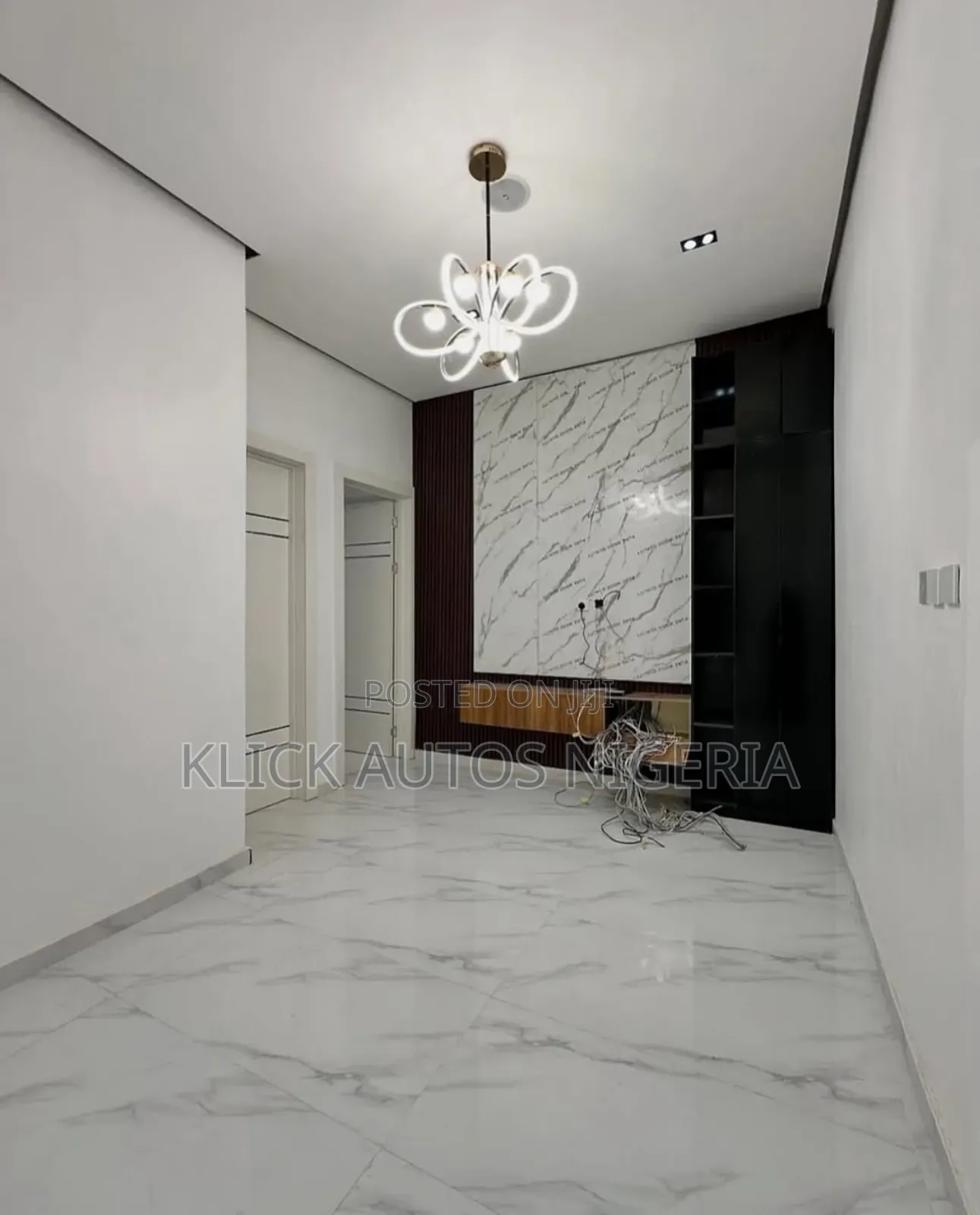 Furnished 5bdrm Duplex in Chevron for sale in Chevron