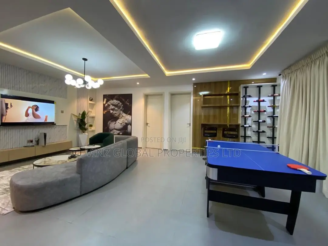 Exquisite 2 Bedroom Apartment With Snooker Board Ps5 in Lekki