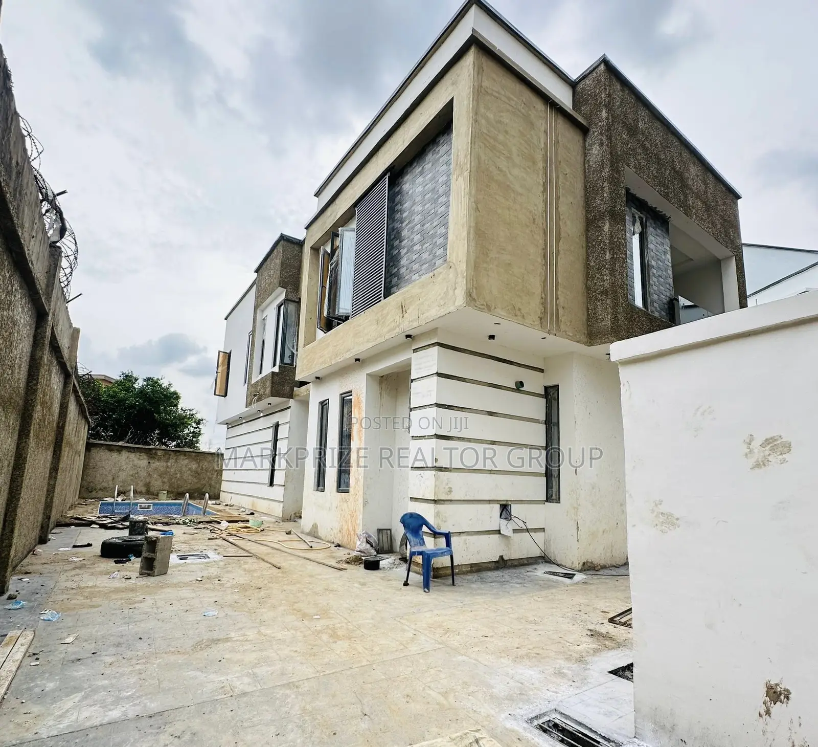 4bdrm Duplex in Omole Phase 1 Lagos for sale in Omole Phase 1