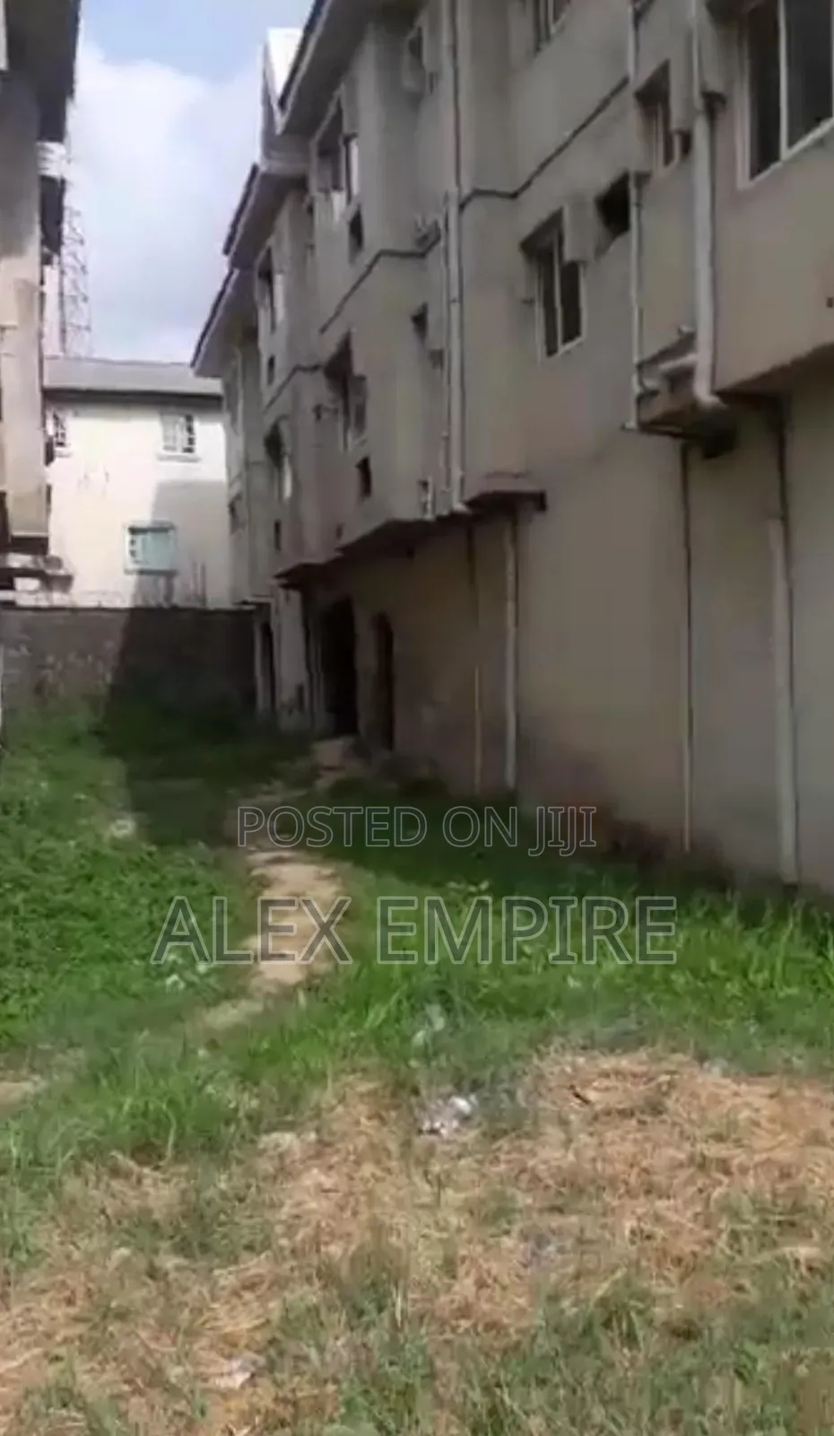 3bdrm Block of Flats in Trade Fair for sale in Trade Fair