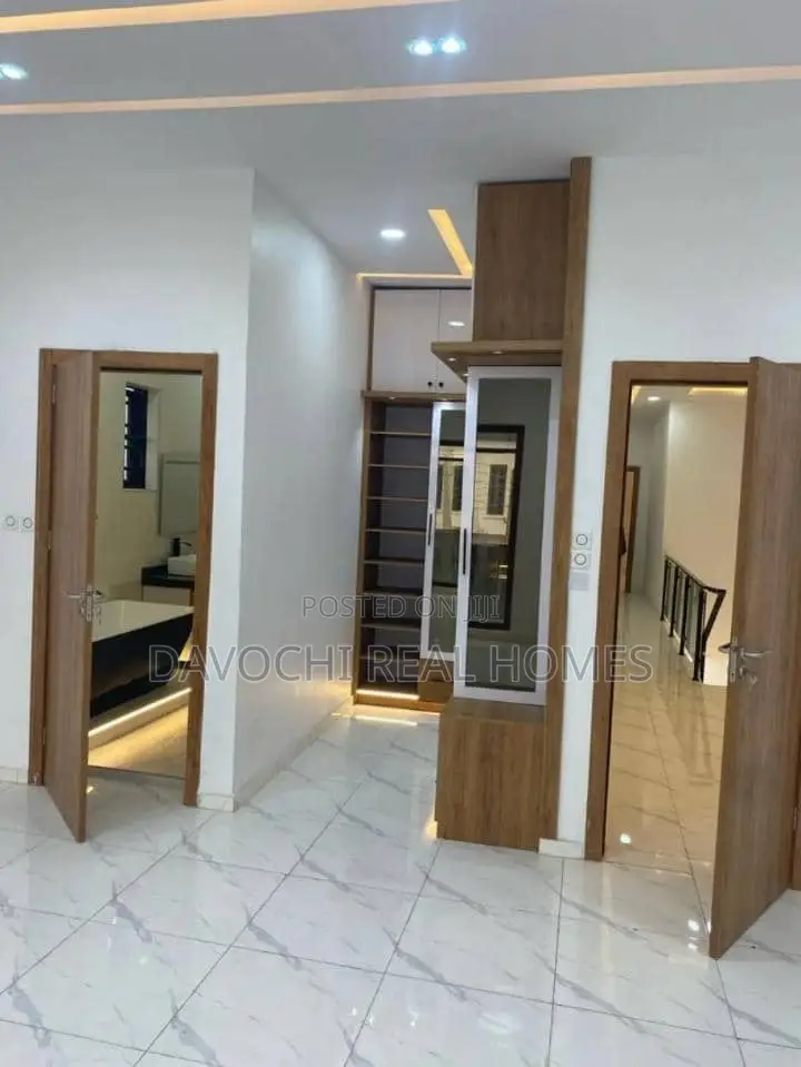 3bdrm Apartment in Blenco, Sangotedo. for rent in Sangotedo