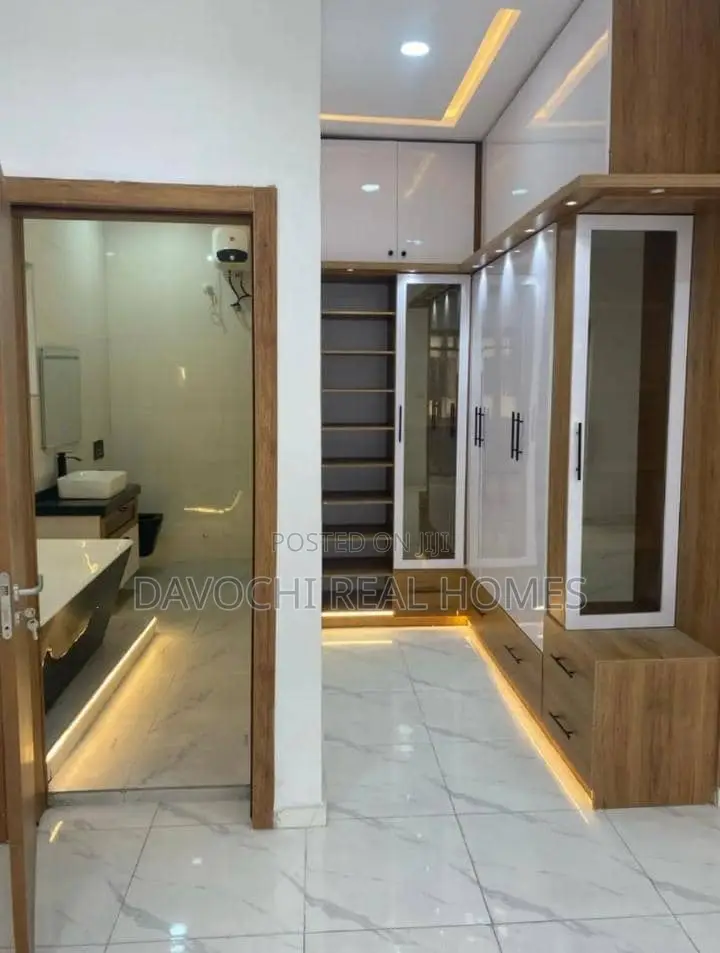 3bdrm Apartment in Blenco, Sangotedo. for rent in Sangotedo